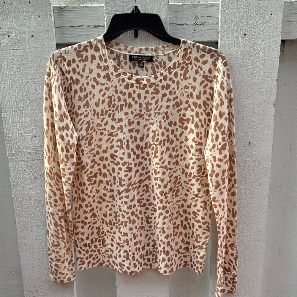 Banana Republic Cream & Brown Animal Print Sweater Women’s Small